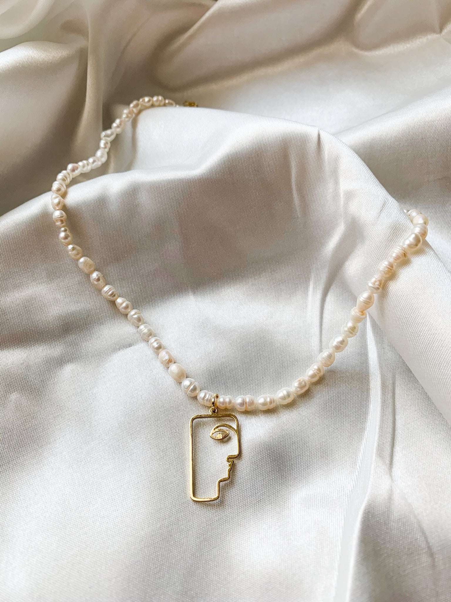 Face Pearl Necklace