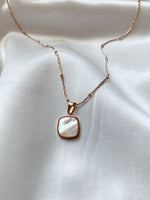 Load image into Gallery viewer, Nacre Pendant Necklace
